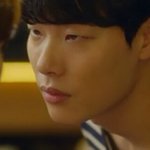 <b>류준열</b>.