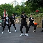 [EXO] 킹<b>대륙</b>한테 몬스터 춤 가르쳐주는 씹씽이