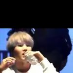 [방탄소년단] 윤기보고 물마시는거 섹시하다니까
