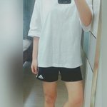 [댓글부탁해] 얘들아 바지 둘 중에 뭐가 더 예뻐ㅠㅠㅠ?