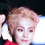 [시우민] 슴은 당장 시우민뷰티화보를 <b>대령</b>하라