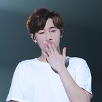 예쁘기로 유명한 男아이돌 <b>손들</b>