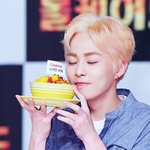 [시우민] 프로아이돌 시우민을 <b>칭송</b>하자(핏 망고치밥)