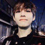 <b>뷔</b>는 왜 이렇게 생겼냐?