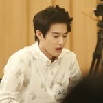 [EXO] 얘들아 진지하게 여기 정상팬없니?