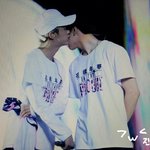 [방탄소년단] 정국이 덩치가 새삼 <b>실감</b>되는짤