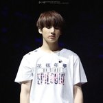 [방탄소년단] 아침부터 어<b>제자</b> 사진 줍줍하고 있네  ㅎ ㅎ
