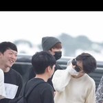 [방탄소년단] 근데 눈빛 너무 발리지 않음...?