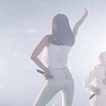 <b>뒤태</b>부터 보면 더 놀라운 女스타들