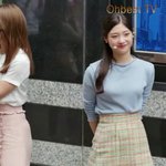 정<b>채연</b> 은근 다리 굵다