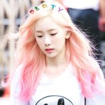 내기준 예뻤던 아이돌 금발핑크.jpg