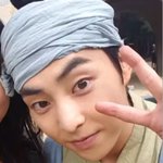 [시우민] 봉이 김선달 개봉하니까 <b>스텝들</b>이 사진 풀어준당(시우민