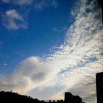 그 <b>지진</b>나기 일주일전에 나타나는 구름찌근거 같애