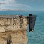 <b>대문</b> 열기 겁나는 아찔한 집들