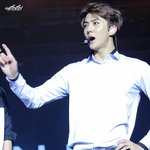 [EXO] 너무커도 <b>간수</b>안됨 옆으로 삐져나옴ㅋ