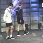 [방탄소년단] 민윤기 다리봐..ㅎㄷㄷ