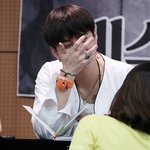 [드루와] <b>우정팔찌</b> 나눠차고 활동하는 남자아이돌 그룹