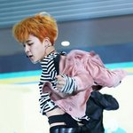 [방탄소년단] 지민이 <b>웬만</b>한 여자보다 라인이 이뻐