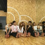 [인피니트] 타가<b>수주</b>의))우리 연슺실에 애들 로고 있나봐