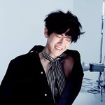 [백현] 이 컷이 이모스탶들<b>탄성</b>에 쑥쓰하는건가? ㅋㅋ