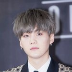 [방탄소년단] 와...<b>피부</b>가 <b>흰색</b>이야