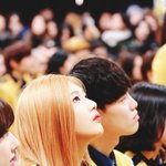내일 방학식인데 아는애 <b>탈색</b>하고옴ㅋㅋㅋㅋ