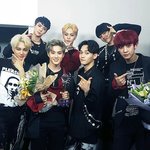 [EXO] 콘서트 팬들 멤버들 안다치고 잘<b>끝내면</b>좋겠다