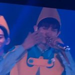 [EXO] 진짜 <b>이</b> <b>옷</b> 입고 나왔냐