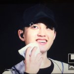[EXO] 경수 웃는거 ㅈㄴ <b>햇살</b>이다
