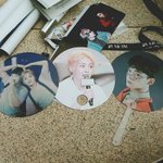 [EXO] 부채<b>두</b>개받았는데 교환할애있냐