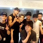 [EXO] 세훈이 이짤 <b>위에</b> 벗고있는거라며 ㅅㅂ