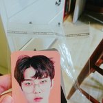 [EXO] ㅅㅂ;; 나눔 받은거 세훈이 포카 두갠<b>줄</b> 알았는데