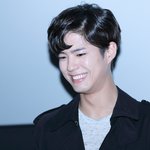 진짜 잘생긴남자는 여자얼굴<b>안</b><b>봄</b>