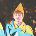 [시우민] 이 사진 약간