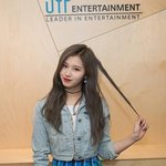 [댓글부탁해] 사나 요 머리색 뭐야?