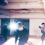 [EXO] 준면이ㅜ생일 브이앱이 벌써 <b>두달</b>이 지났다니