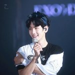 [EXO] 근데 백현 너무 말라서 충격