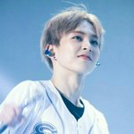 [EXO] 실수로 잘못눌러서 배경화면 <b>설정</b> 됫는데 개이쁨ㄷ