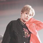[EXO] 나만 민석이 <b>쟈켓</b> 색깔 반/반 인줄 이제 알았냐 ㅋㅋㅋㅋ