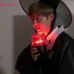 [EXO] 굉장히 화가난 뱁새가 적을 무섭게 <b>위협</b>하고있다