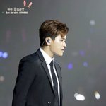 [인피니트] 훠니가 자켓벗는 과정<b>jpg</b>