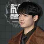 [EXO] 세븐틴 정도는 가볍게 오징어 만들어버리는 아이돌.<b>jpg</b>