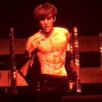 [EXO] 이거 어깨에 있는거 헤나<b>문신</b>임?