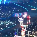 [EXO] 야 경수가 마이크주는데 몇열임??