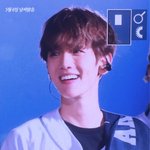 [EXO] 애 얼굴이 <b>반쪽</b>이됐네