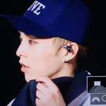 [EXO] 분위기 안좋은틈에 민서기 쩌는 사진 <b>투척</b> 히히