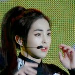 [EXO] 시우민 여장 합성 이쁘다? <b>vs</b> 안이쁘다?