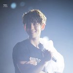 [EXO] __ 복근 지금봤는데 애 얼굴이 <b>반쪽</b>이됐네
