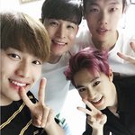 [EXO] 여기서 갈색머리 <b>연예인임</b>???