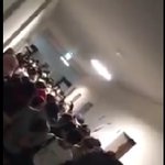 영상있음)이화여대과잉진압중 다<b>만세</b>부르는 학생들